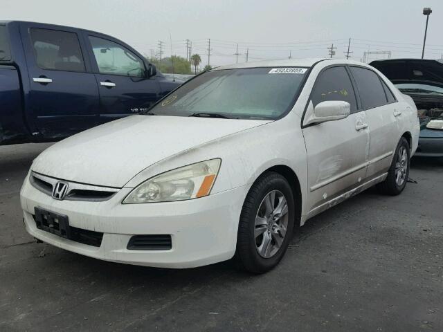 1HGCM56127A211687 - 2007 HONDA ACCORD VAL WHITE photo 2