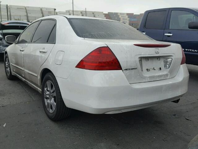 1HGCM56127A211687 - 2007 HONDA ACCORD VAL WHITE photo 3