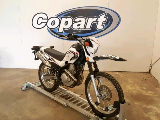 JYADG19E1AA007032 - 2010 YAMAHA XT250 WHITE photo 1