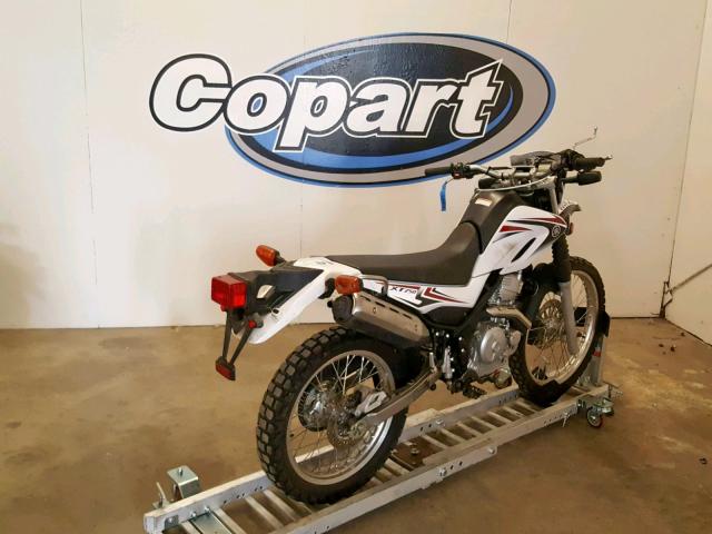 JYADG19E1AA007032 - 2010 YAMAHA XT250 WHITE photo 4