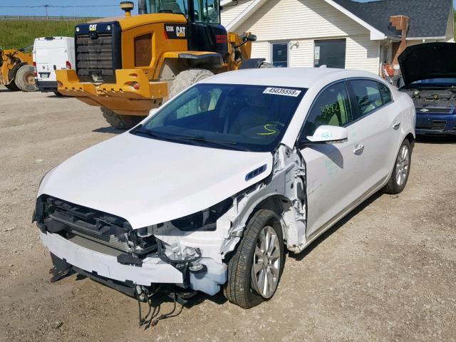 1G4GB5GRXFF162357 - 2015 BUICK LACROSSE WHITE photo 2