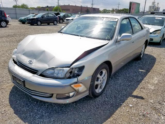 JT8BF28G615109666 - 2001 LEXUS ES 300 SILVER photo 2