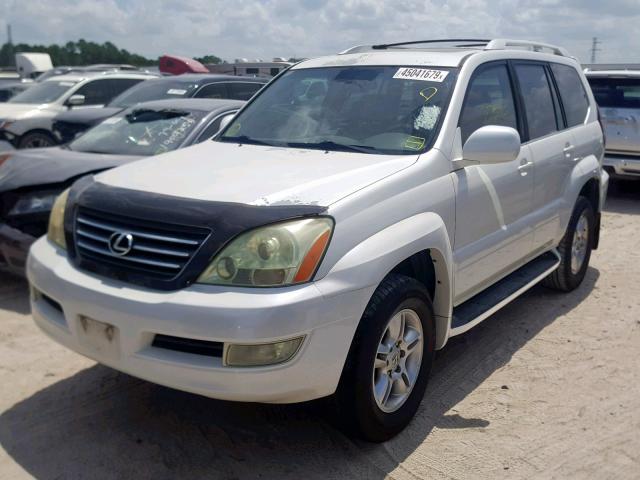 JTJBT20X560102800 - 2006 LEXUS GX 470 WHITE photo 2