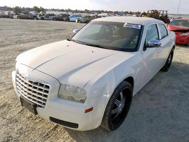 2C3KA43R47H808093 - 2007 CHRYSLER 300 WHITE photo 2