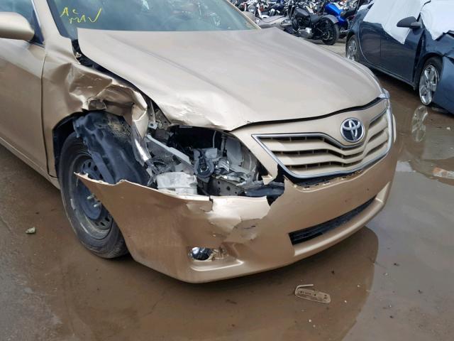 4T1BF3EK2AU077123 - 2010 TOYOTA CAMRY BASE GOLD photo 9