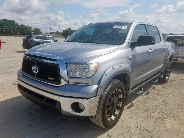 5TFEY5F12DX139538 - 2013 TOYOTA TUNDRA GRAY photo 2