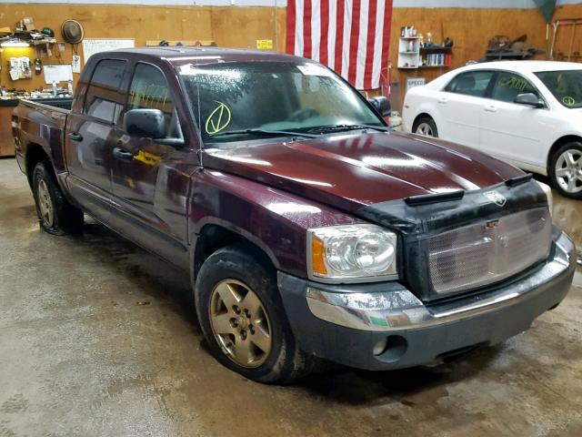 1D7HW48N85S127539 - 2005 DODGE DAKOTA QUA MAROON photo 1