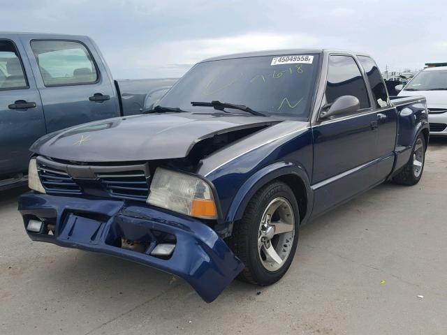 1GTCS195118159852 - 2001 GMC SONOMA BLUE photo 2