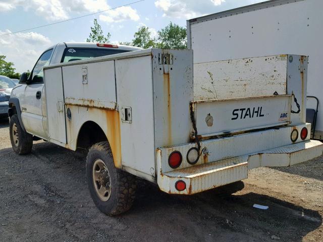 1GBHC24U94E232192 - 2004 CHEVROLET SILVERADO WHITE photo 3