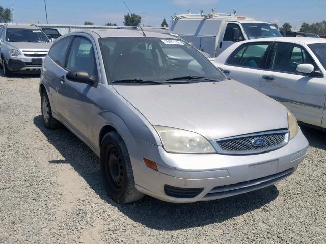 3FAFP31N25R145782 - 2005 FORD FOCUS ZX3 SILVER photo 1