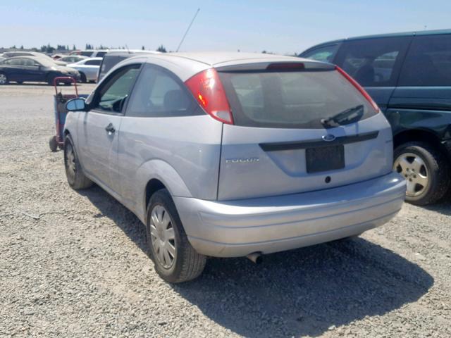 3FAFP31N25R145782 - 2005 FORD FOCUS ZX3 SILVER photo 3