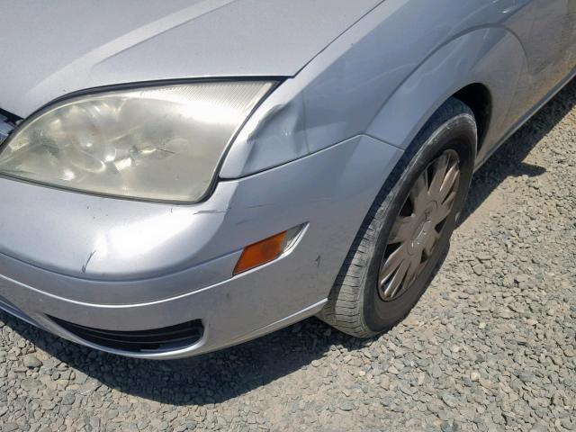 3FAFP31N25R145782 - 2005 FORD FOCUS ZX3 SILVER photo 9