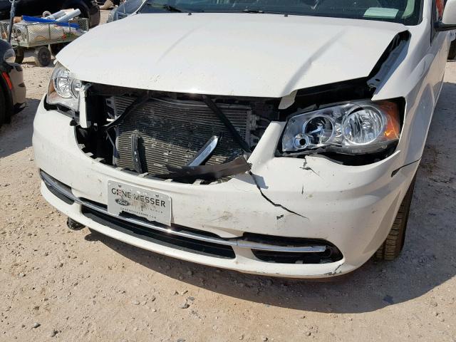 2A4RR5DG9BR735435 - 2011 CHRYSLER TOWN & COU WHITE photo 9