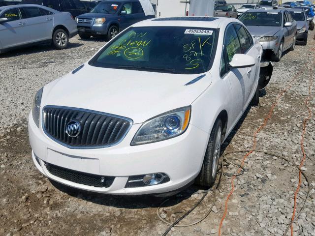 1G4PR5SK5D4207767 - 2013 BUICK VERANO CON WHITE photo 2