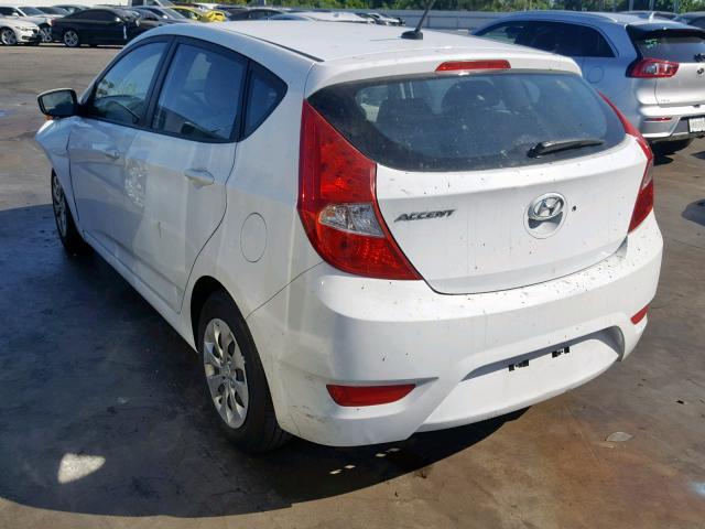 KMHCT5AE2HU317001 - 2017 HYUNDAI ACCENT SE WHITE photo 3