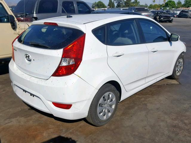 KMHCT5AE2HU317001 - 2017 HYUNDAI ACCENT SE WHITE photo 4