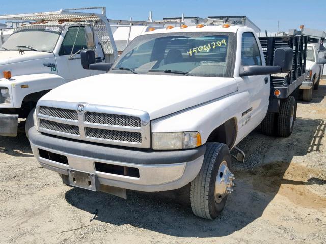 3B6MC36521M272842 - 2001 DODGE RAM 3500 WHITE photo 2