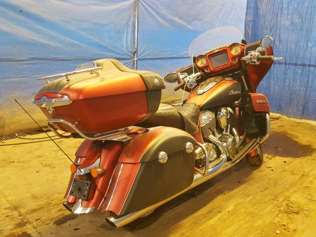 56KTRAAA5H3353872 - 2017 INDIAN MOTORCYCLE CO. ROADMASTER RED photo 4