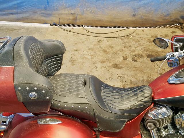 56KTRAAA5H3353872 - 2017 INDIAN MOTORCYCLE CO. ROADMASTER RED photo 6