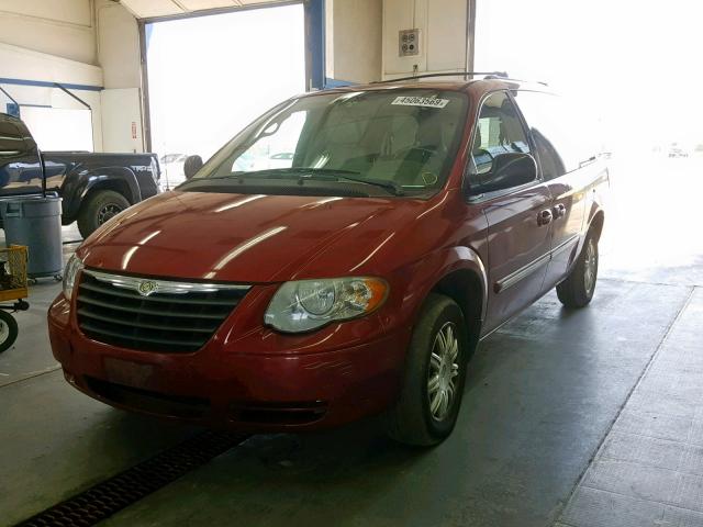 2A4GP54L56R739434 - 2006 CHRYSLER TOWN & COU RED photo 2