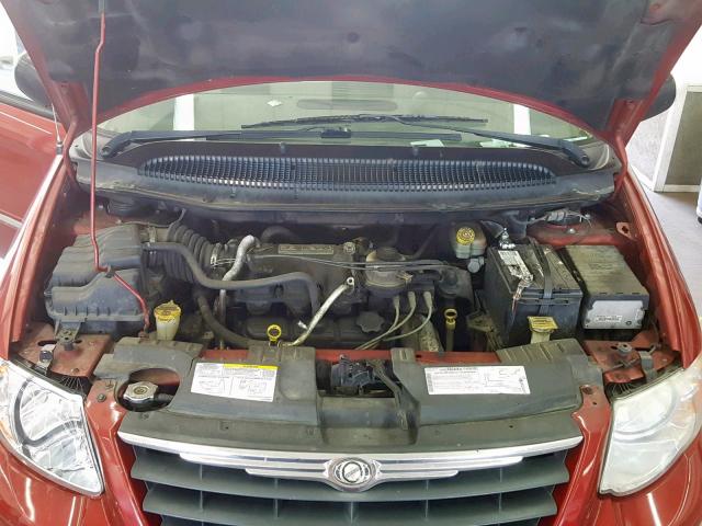 2A4GP54L56R739434 - 2006 CHRYSLER TOWN & COU RED photo 7