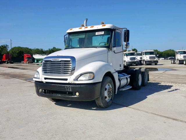 1FUJA6CG85LU38924 - 2005 FREIGHTLINER CONVENTION WHITE photo 2