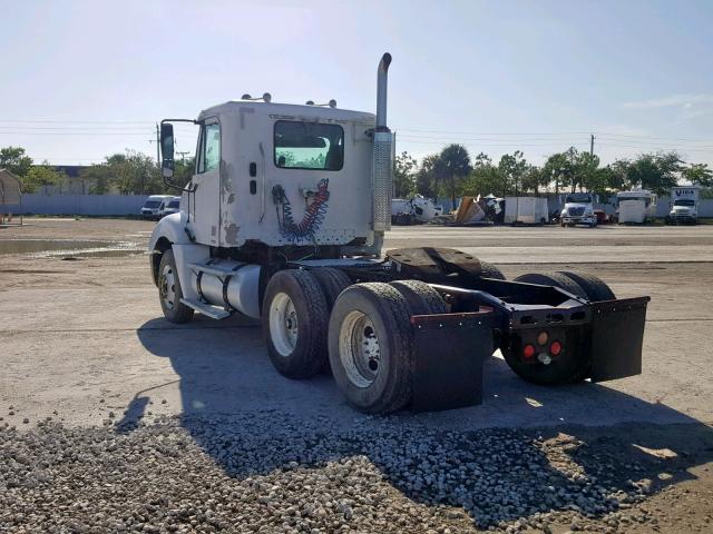 1FUJA6CG85LU38924 - 2005 FREIGHTLINER CONVENTION WHITE photo 3