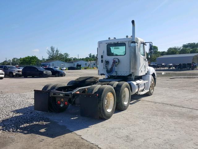 1FUJA6CG85LU38924 - 2005 FREIGHTLINER CONVENTION WHITE photo 4