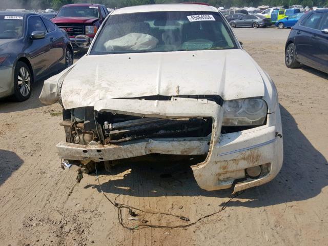 2C3KA53G66H452698 - 2006 CHRYSLER 300 TOURIN WHITE photo 7