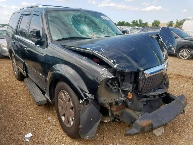 5LMFU28R74LJ39570 - 2004 LINCOLN NAVIGATOR შავი ფოტო 1