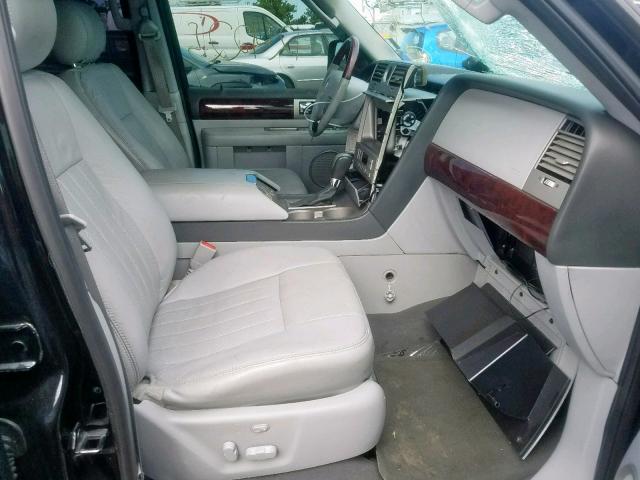 5LMFU28R74LJ39570 - 2004 LINCOLN NAVIGATOR შავი ფოტო 5