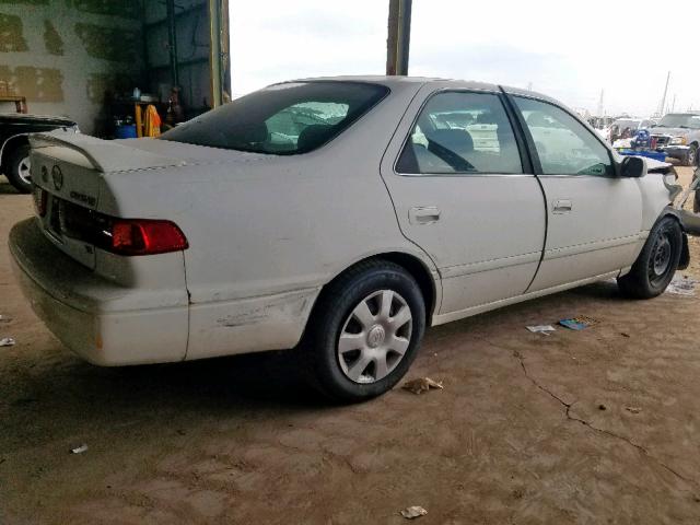 JT2BF22K3Y0240892 - 2000 TOYOTA CAMRY CE WHITE photo 4