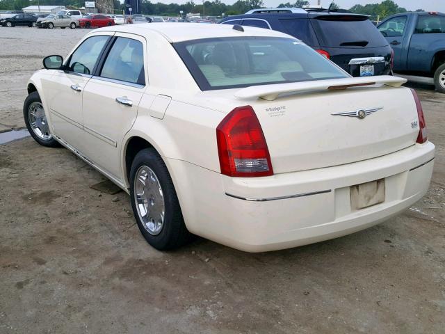 2C3KA53G86H114042 - 2006 CHRYSLER 300 TOURIN WHITE photo 3