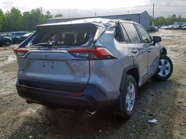 2T3P1RFV3KW055642 - 2019 TOYOTA RAV4 XLE SILVER photo 4