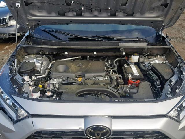 2T3P1RFV3KW055642 - 2019 TOYOTA RAV4 XLE SILVER photo 7