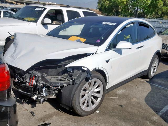 5YJXCAE24JF142540 - 2018 TESLA MODEL X WHITE photo 2