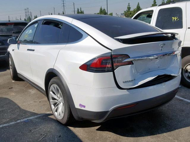 5YJXCAE24JF142540 - 2018 TESLA MODEL X WHITE photo 3