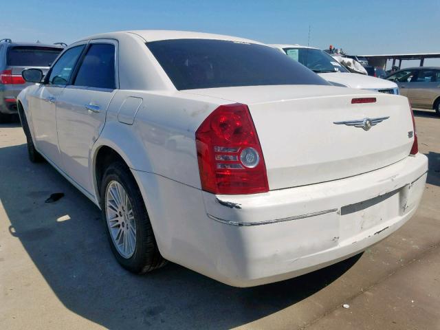 2C3CA4CD4AH198986 - 2010 CHRYSLER 300 TOURIN WHITE photo 3