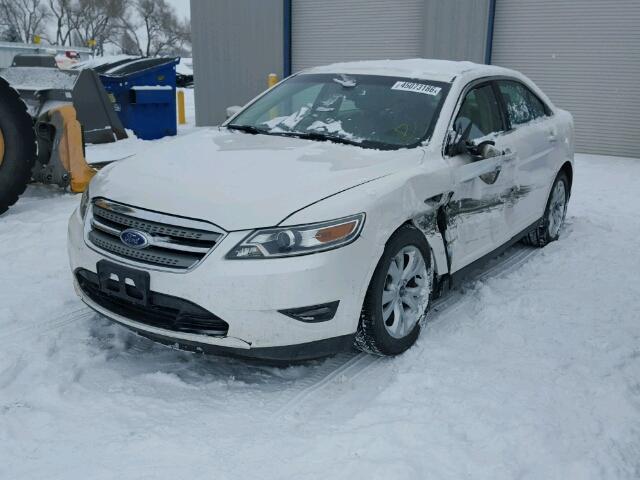 1FAHP2HW3BG189875 - 2011 FORD TAURUS SEL WHITE photo 2