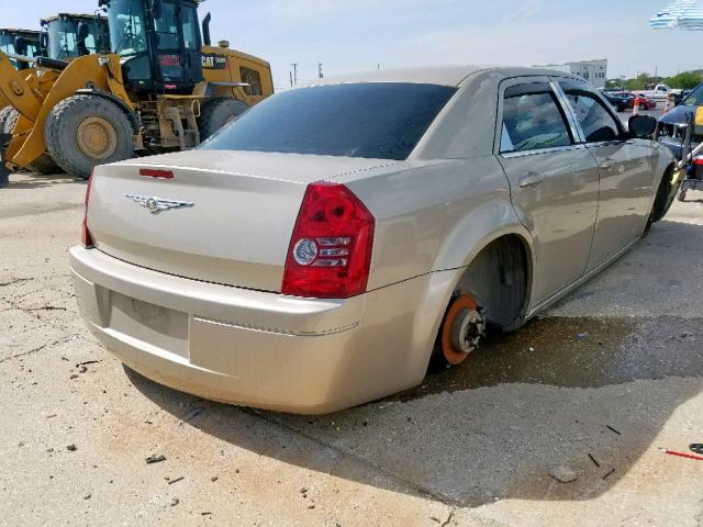 2C3KA43D89H552614 - 2009 CHRYSLER 300 LX GOLD photo 4