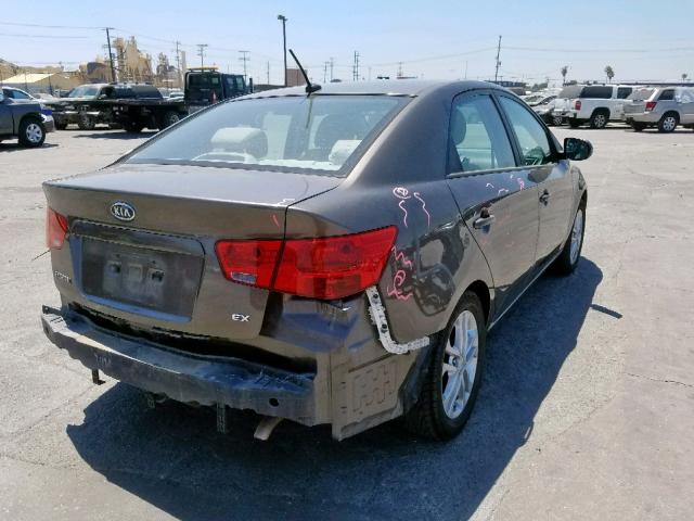 KNAFU4A29B5332530 - 2011 KIA FORTE EX BROWN photo 4