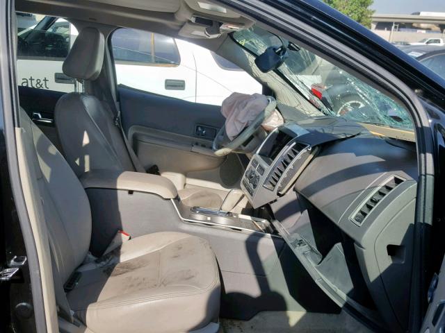 2FMDK38C08BA91241 - 2008 FORD EDGE SEL BLACK photo 5