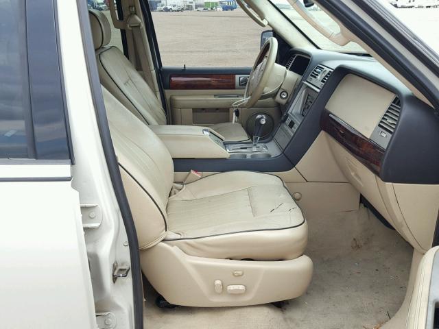5LMFU285X6LJ02979 - 2006 LINCOLN NAVIGATOR Creme Foto 5