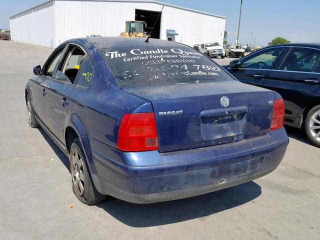 WVWPD23B1YE193950 - 2000 VOLKSWAGEN PASSAT GLX 蓝色 照片 3