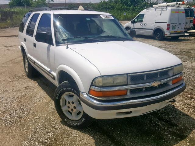 1GNDT13W912211239 - 2001 CHEVROLET BLAZER WHITE photo 1