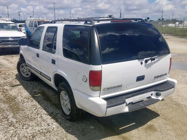 1GNDT13W912211239 - 2001 CHEVROLET BLAZER WHITE photo 3