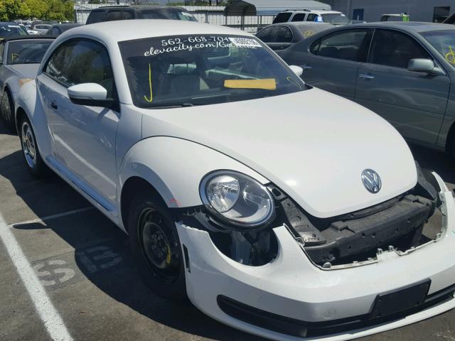 3VWF17AT7FM607010 - 2015 VOLKSWAGEN BEETLE 1.8 WHITE photo 1