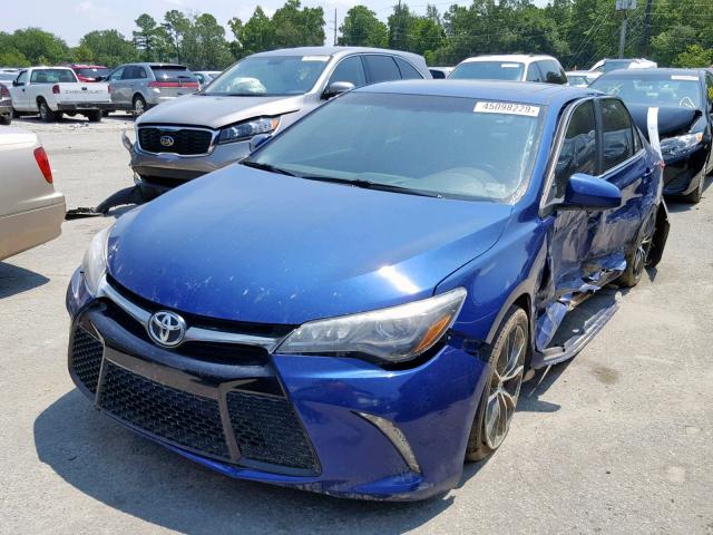 4T1BK1FK8GU572076 - 2016 TOYOTA CAMRY XSE BLUE photo 2