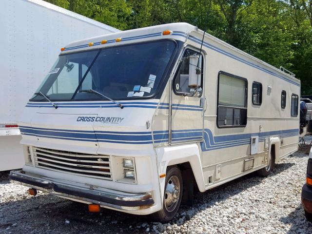 1GBKP37W6E3316593 - 1984 CHEVROLET P30COACHMN BEIGE photo 2