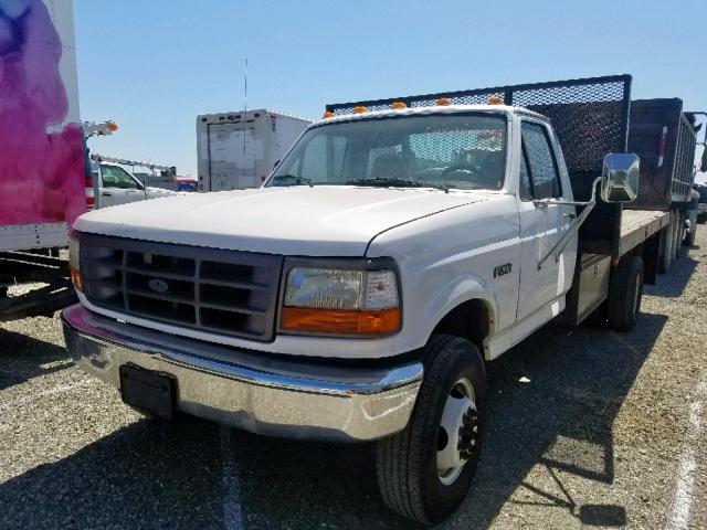 3FELF47G0VMA53637 - 1997 FORD F SUPER DU WHITE photo 2